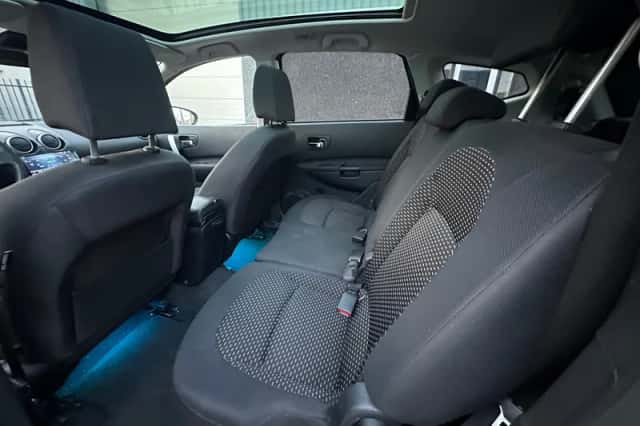 Nissan Qashqai (2009) thumbnail 6