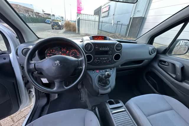 Peugeot Partner (2016) thumbnail 6