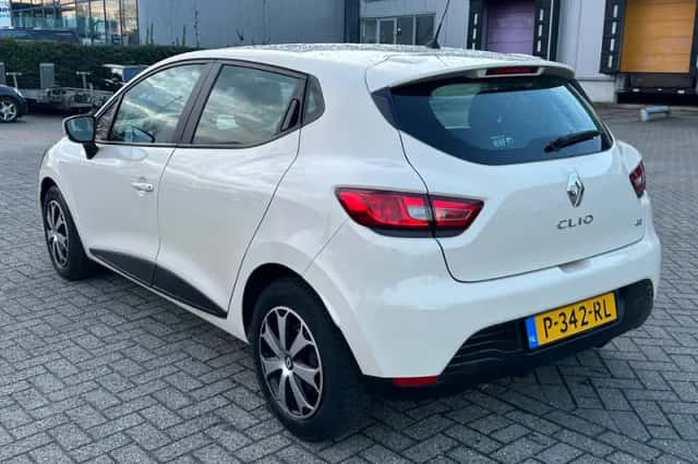 Renault Clio (2016) thumbnail 2