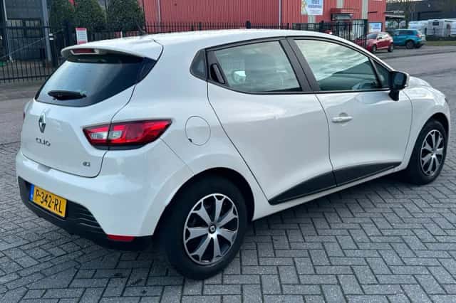 Renault Clio (2016) thumbnail 3