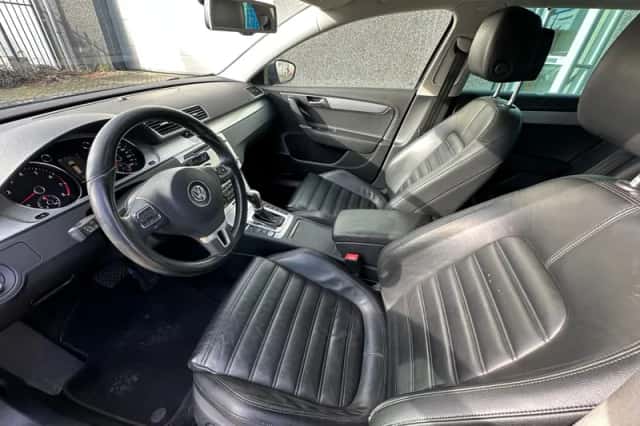 Volkswagen Passat (2011) thumbnail 5