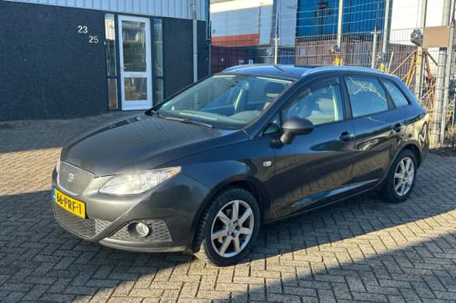 SEAT Ibiza (2011) thumbnail 1