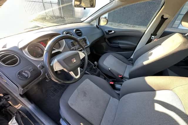 SEAT Ibiza (2011) thumbnail 5