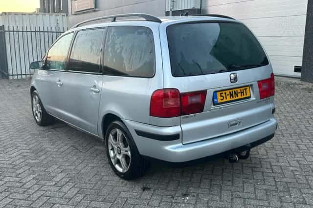 SEAT Alhambra (2004) thumbnail 2