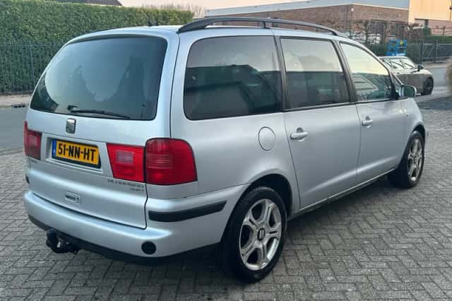 SEAT Alhambra (2004) thumbnail 3