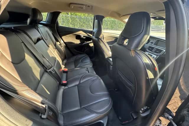 Volvo V40 (2016) thumbnail 6
