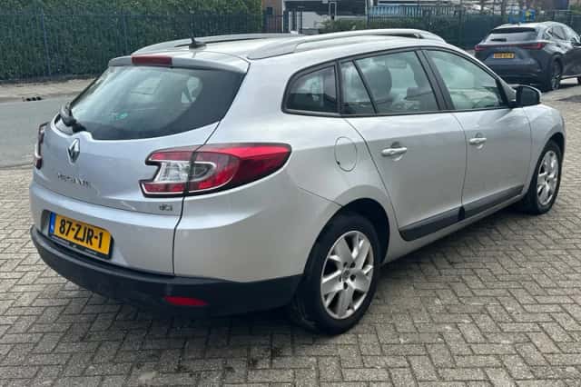 Renault Mégane (2012) thumbnail 3