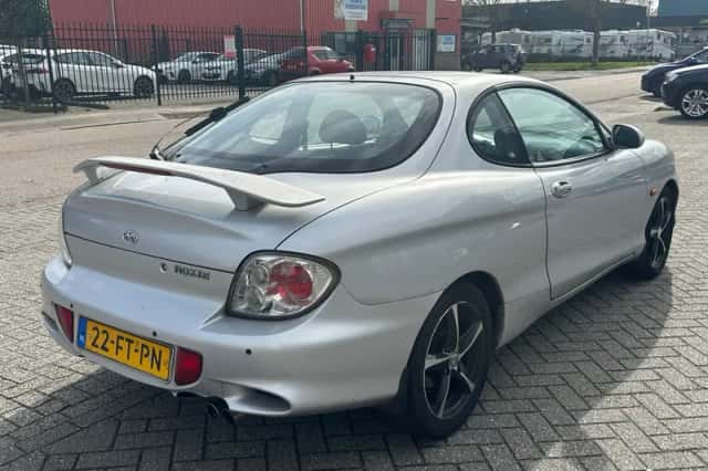 Hyundai Coupé (2000) thumbnail 3