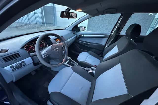 Opel Astra (2006) thumbnail 5
