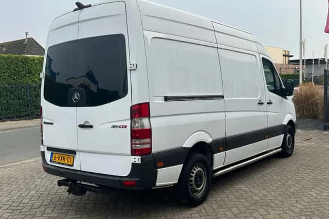 Mercedes-Benz Sprinter (2012) thumbnail 3