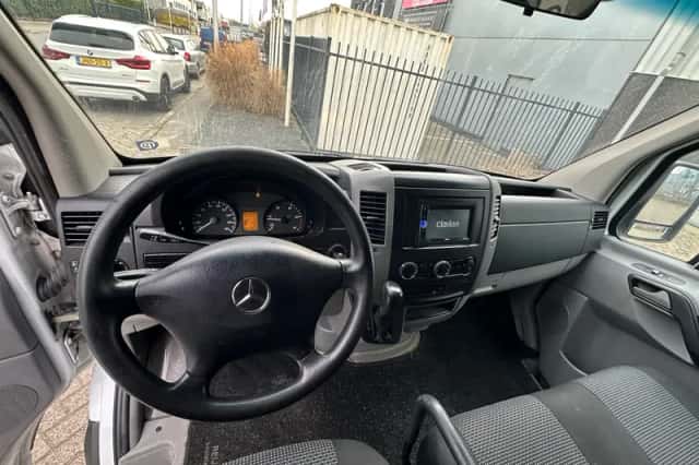 Mercedes-Benz Sprinter (2012) thumbnail 6