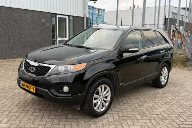 Kia Sorento (2010) thumbnail 1