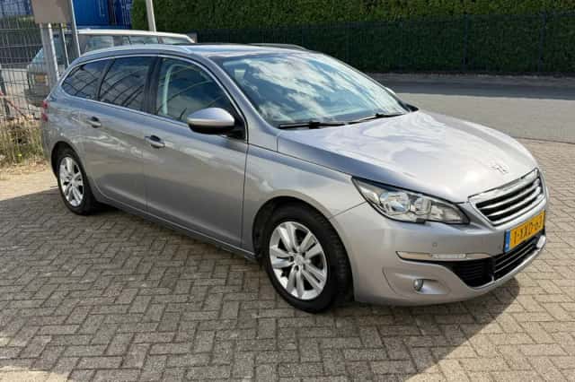 Peugeot 308 (2014) thumbnail 4