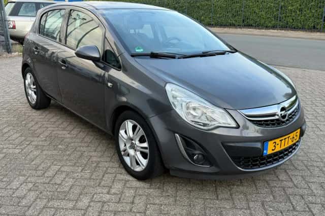 Opel Corsa (2011) thumbnail 4