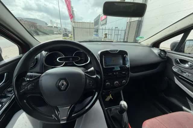Renault Clio (2013) thumbnail 6