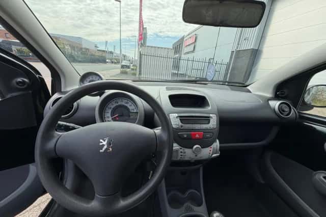 Peugeot 107 (2010) thumbnail 6