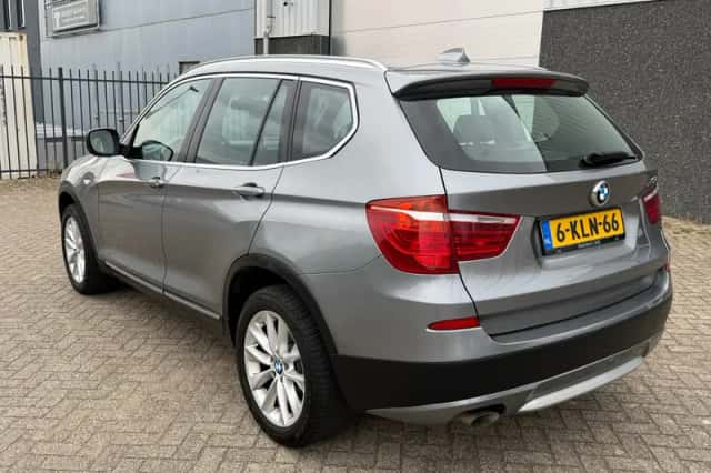 BMW X3 (2013) thumbnail 2