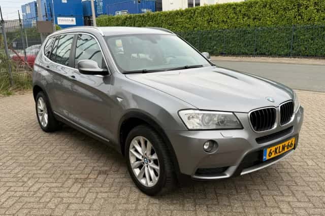 BMW X3 (2013) thumbnail 4