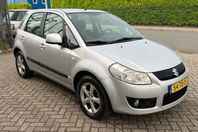 Suzuki SX4 (2006) thumbnail 4