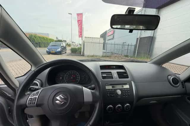 Suzuki SX4 (2006) thumbnail 6