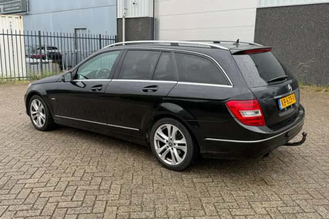Mercedes-Benz C-Klasse (2011) thumbnail 2