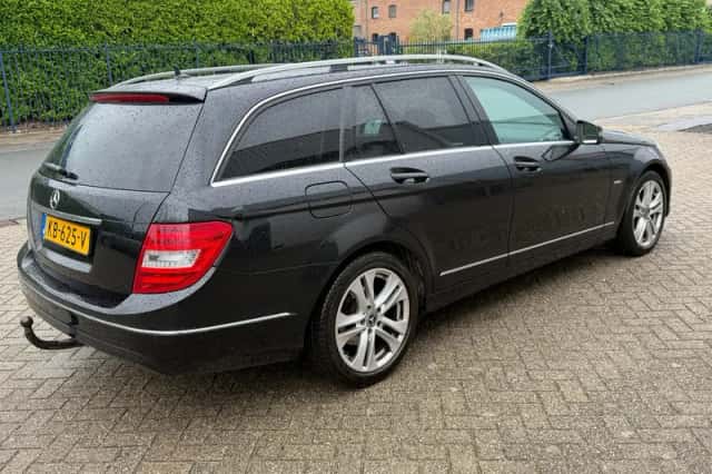 Mercedes-Benz C-Klasse (2011) thumbnail 3