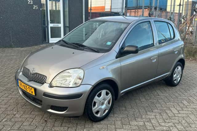 Toyota Yaris (2004) thumbnail 1