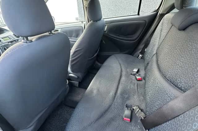 Toyota Yaris (2004) thumbnail 6