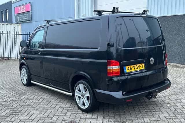 Volkswagen Transporter (2007) thumbnail 2