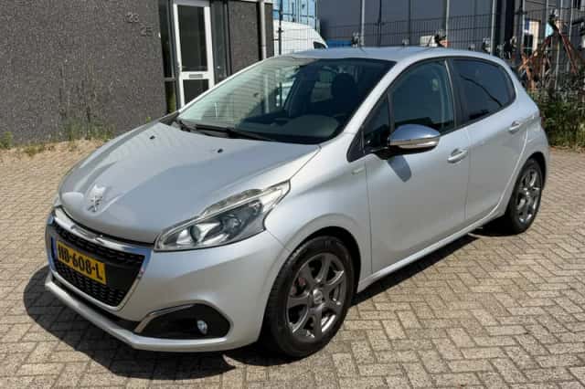 Peugeot 208 (2015) thumbnail 1