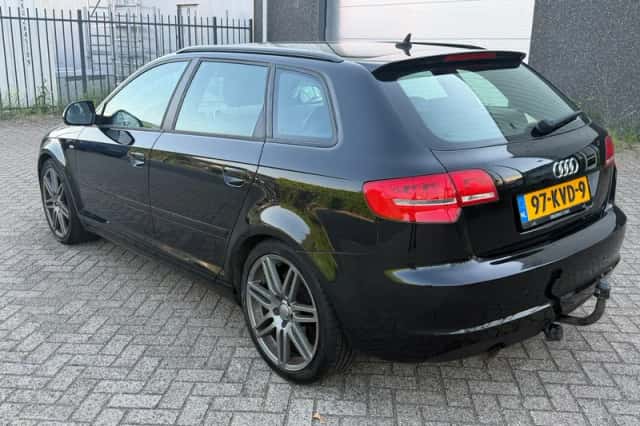 Audi A3 (2010) thumbnail 2