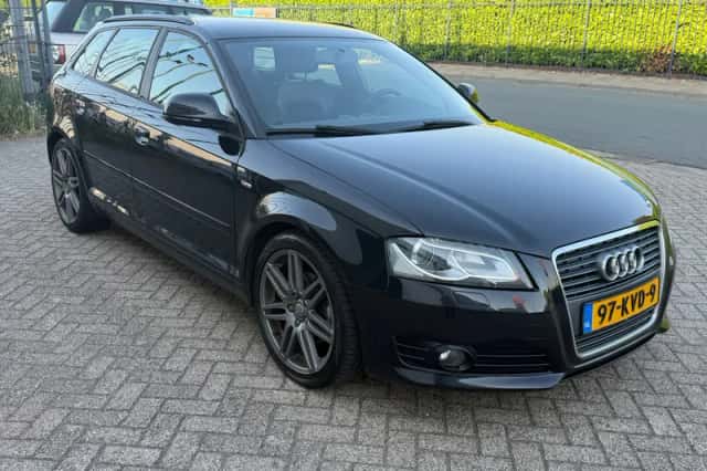 Audi A3 (2010) thumbnail 4
