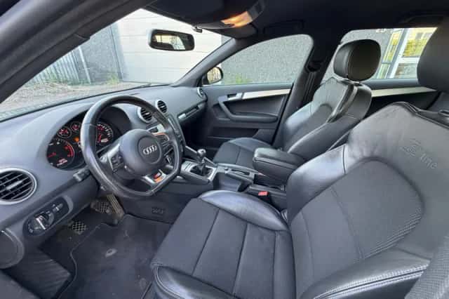 Audi A3 (2010) thumbnail 5