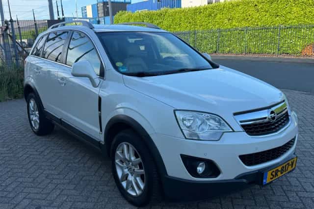 Opel Antara (2012) thumbnail 4