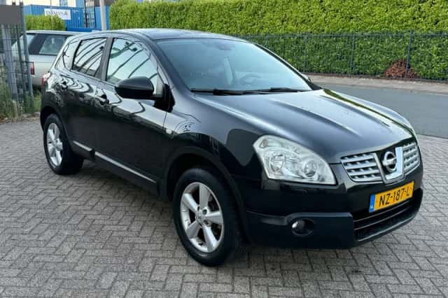 Nissan Qashqai (2009) thumbnail 4