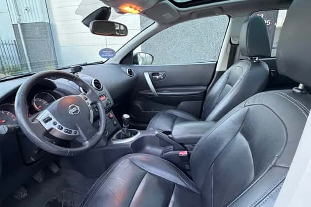 Nissan Qashqai (2009) thumbnail 6