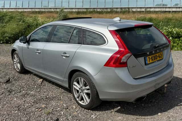 Volvo V60 (2013) thumbnail 2