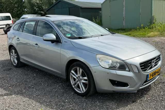 Volvo V60 (2013) thumbnail 5