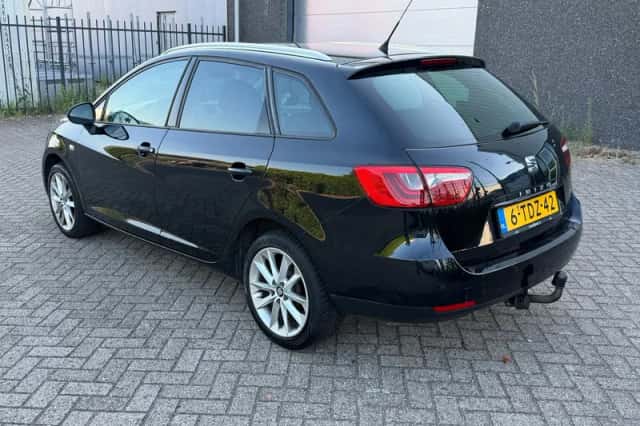 SEAT Ibiza (2014) thumbnail 2