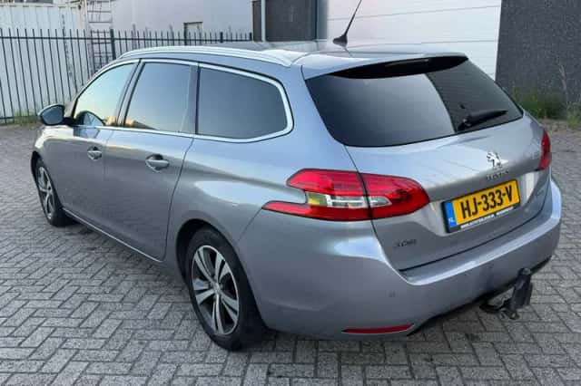 Peugeot 308 (2015) thumbnail 2