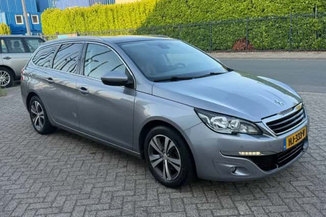 Peugeot 308 (2015) thumbnail 4