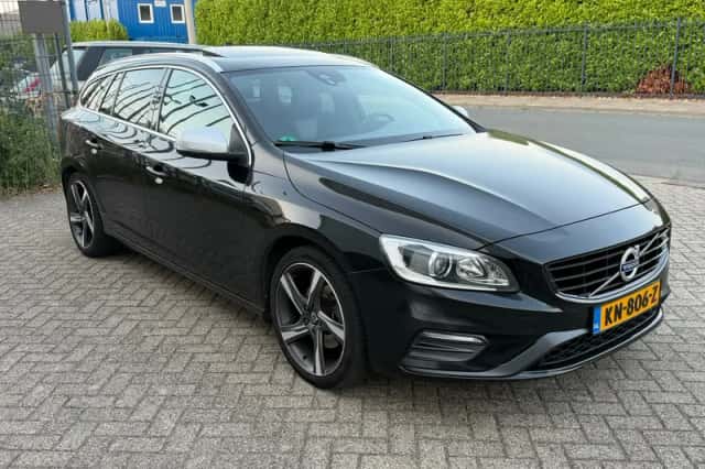 Volvo V60 (2016) thumbnail 4