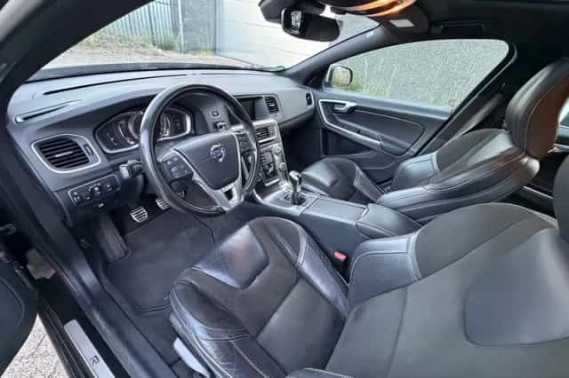 Volvo V60 (2016) thumbnail 5