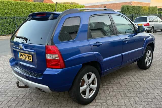 Kia Sportage (2008) thumbnail 3
