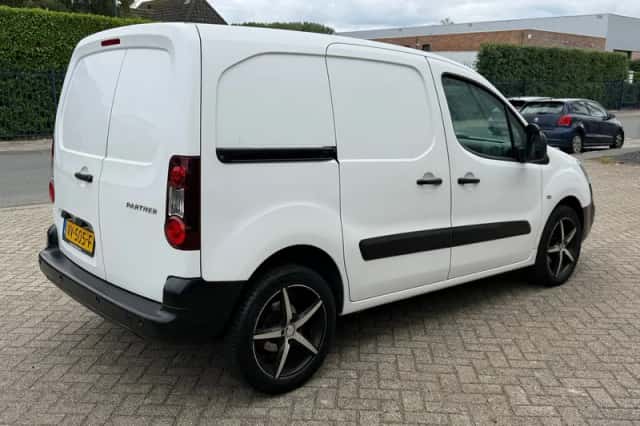 Peugeot Partner (2016) thumbnail 3
