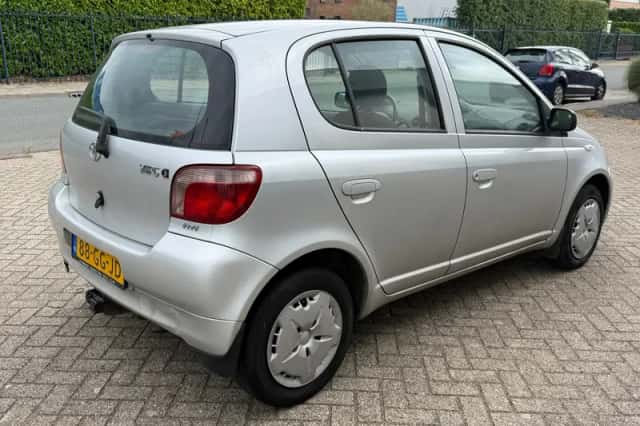 Toyota Yaris (2000) thumbnail 3