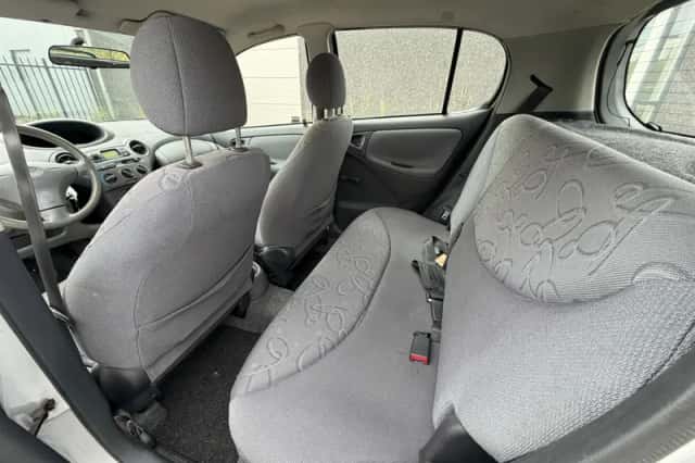 Toyota Yaris (2000) thumbnail 6