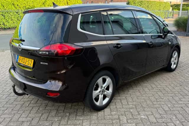 Opel Zafira Tourer (2014) thumbnail 3