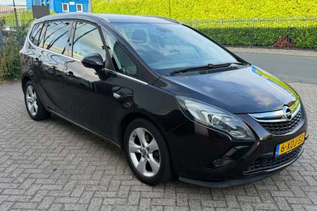 Opel Zafira Tourer (2014) thumbnail 4