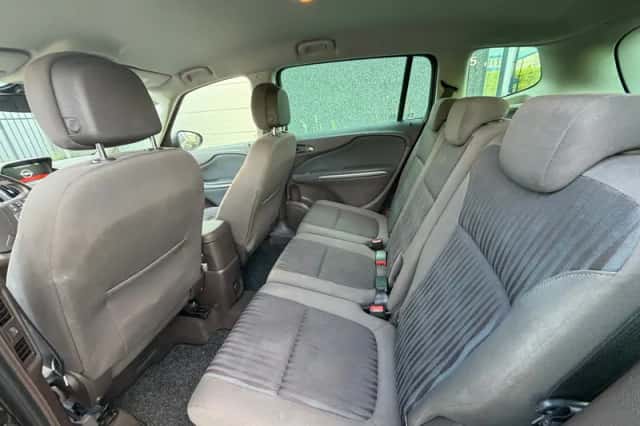 Opel Zafira Tourer (2014) thumbnail 6